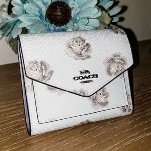Coach Skye Blue Rose Print wallet